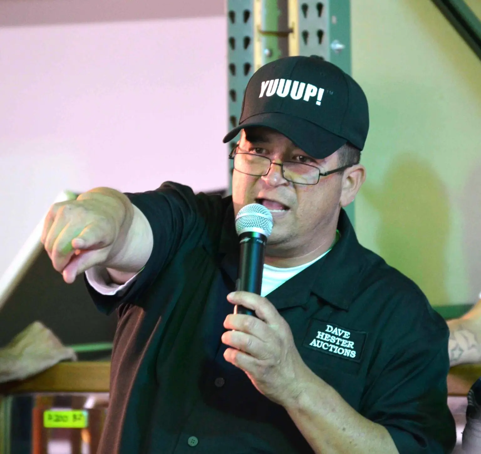 ABOUT DAVE A Leader in the Auction Industry